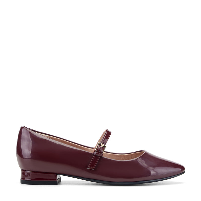 Women's Taren Total Motion Pointy Toe Dress Flats